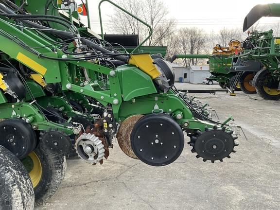 Image of John Deere 1790 equipment image 4