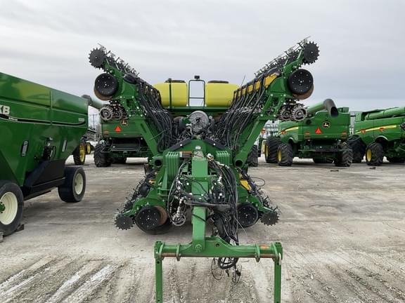 Image of John Deere 1790 equipment image 1