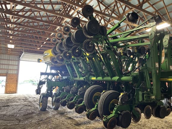 Image of John Deere 1790 equipment image 4