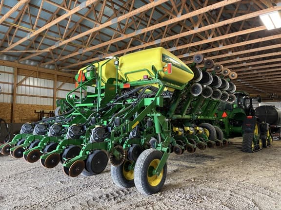 Image of John Deere 1790 equipment image 2