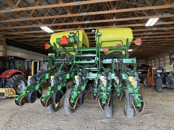 Image of John Deere 1790 equipment image 1