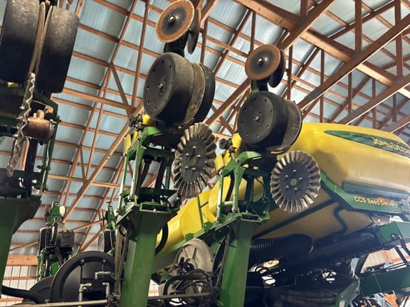 Image of John Deere 1790 equipment image 3