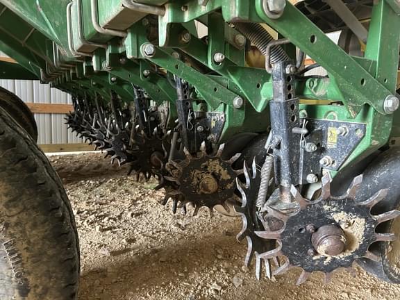 Image of John Deere 1790 equipment image 3