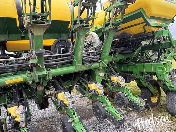 Image of John Deere 1790 equipment image 3