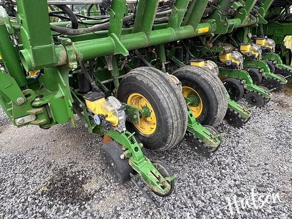 Image of John Deere 1790 equipment image 2