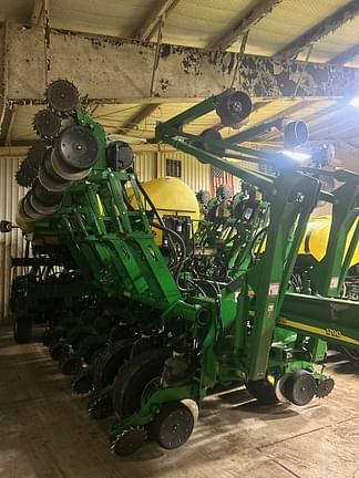 Image of John Deere 1790 equipment image 1