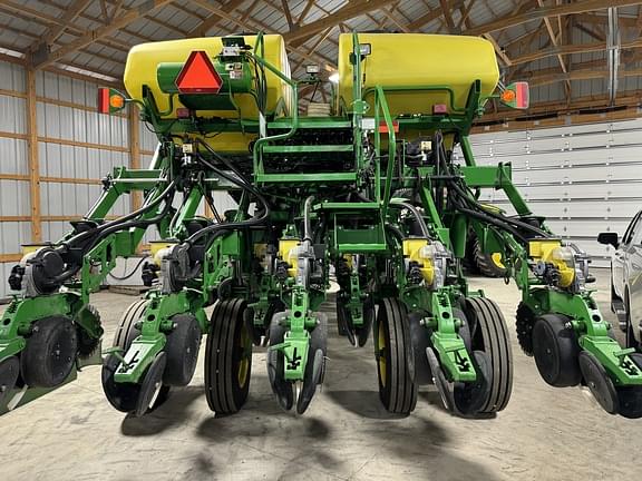 Image of John Deere 1790 equipment image 4