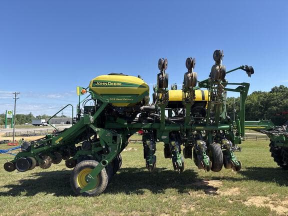 Image of John Deere 1790 equipment image 3