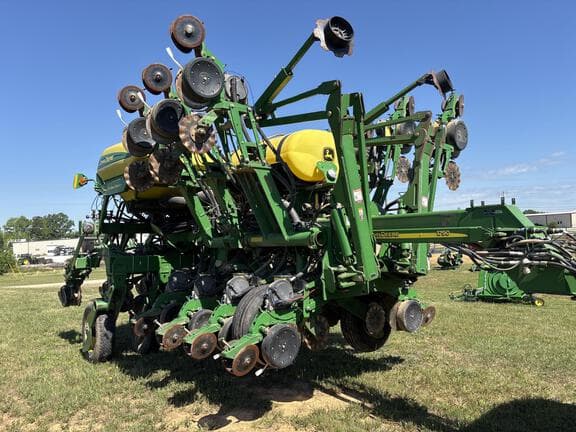 Image of John Deere 1790 equipment image 4