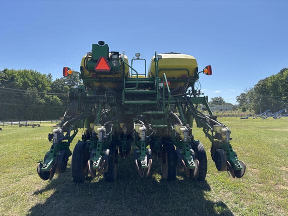 Image of John Deere 1790 equipment image 2