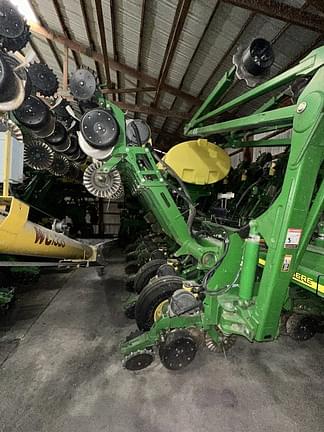 Image of John Deere 1790 equipment image 2