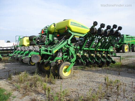 Image of John Deere 1790 equipment image 3