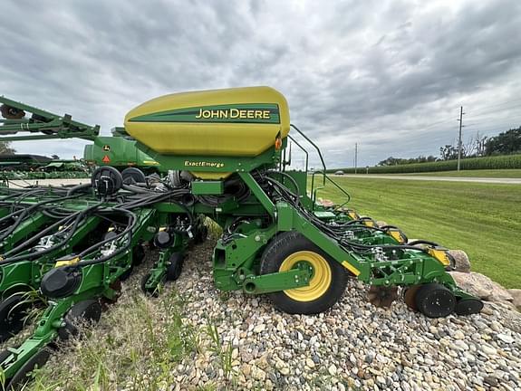 Image of John Deere 1790 equipment image 4