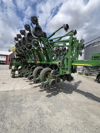 2013 John Deere 1790 Equipment Image0