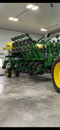Image of John Deere 1790 equipment image 3