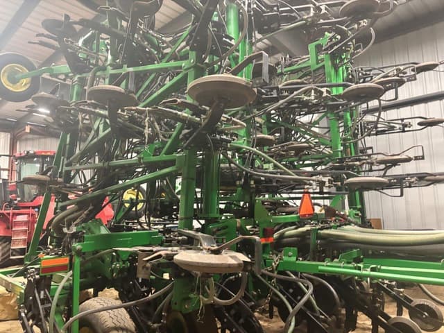 Image of John Deere 1870 equipment image 2