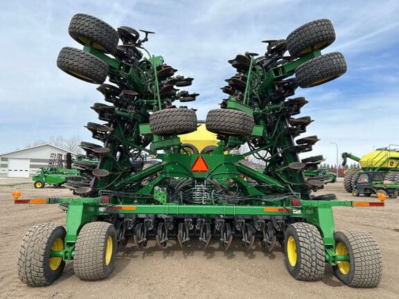 Image of John Deere 1890 equipment image 3