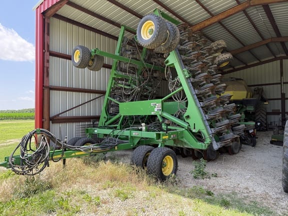 2013 John Deere 1890 Equipment Image0