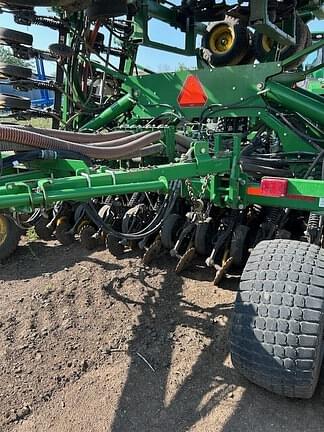 Image of John Deere 1890 equipment image 4