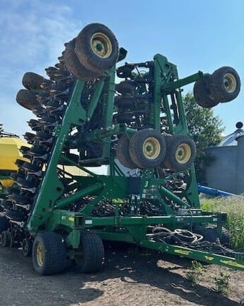 2013 John Deere 1890 Equipment Image0