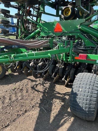 Image of John Deere 1890 equipment image 3