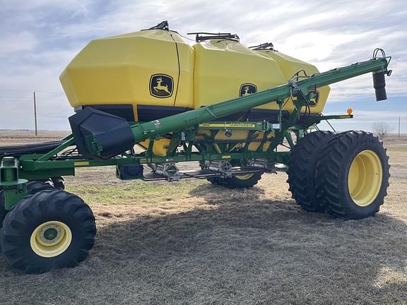 Image of John Deere 1890 equipment image 3