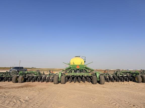 Image of John Deere 1890 equipment image 3