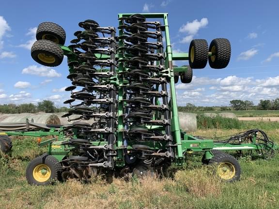 Image of John Deere 1890 equipment image 3