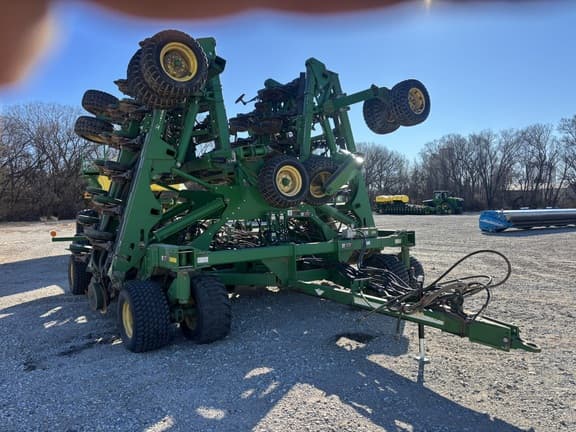 Image of John Deere 1890 equipment image 2