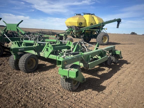 Image of John Deere 1890 equipment image 1