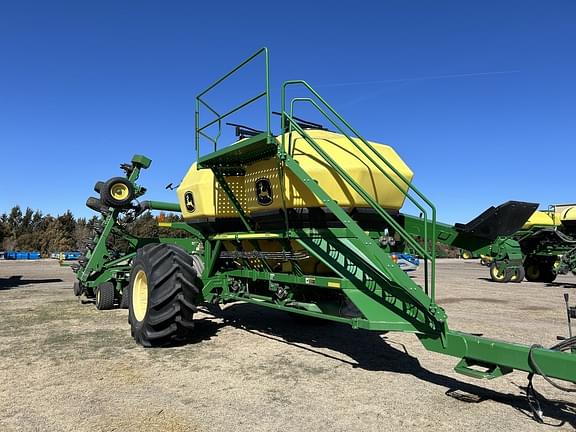 Image of John Deere 1890 equipment image 1