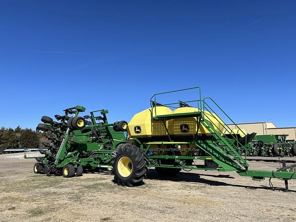 Image of John Deere 1890 equipment image 2