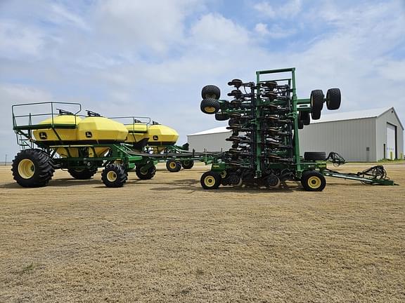 Image of John Deere 1890 equipment image 2