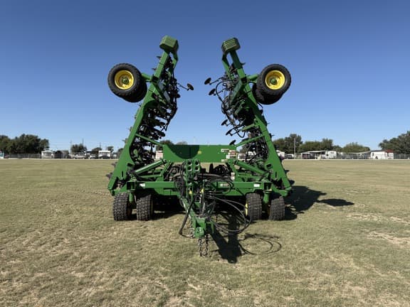Image of John Deere 1890 equipment image 1