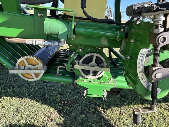Image of John Deere 1890 equipment image 2
