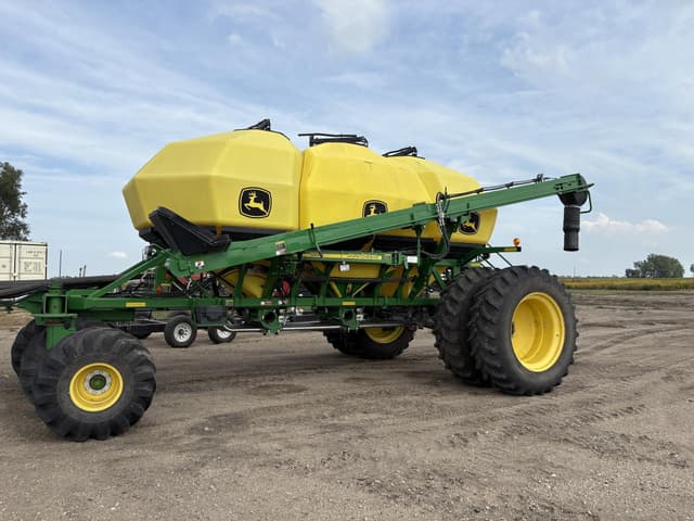 Image of John Deere 1890 equipment image 3