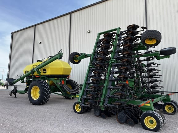 2013 John Deere 1890 Equipment Image0