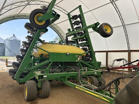 Image of John Deere 1990 Primary image