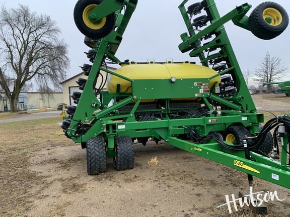 2013 John Deere 1990 Equipment Image0