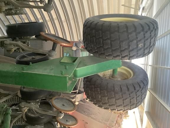 Image of John Deere 1990 equipment image 3