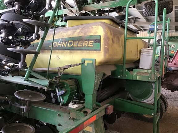 Image of John Deere 1990 equipment image 4
