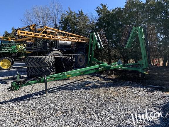 Image of John Deere 200 equipment image 1