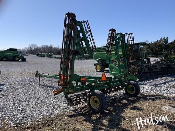 Image of John Deere 200 equipment image 3