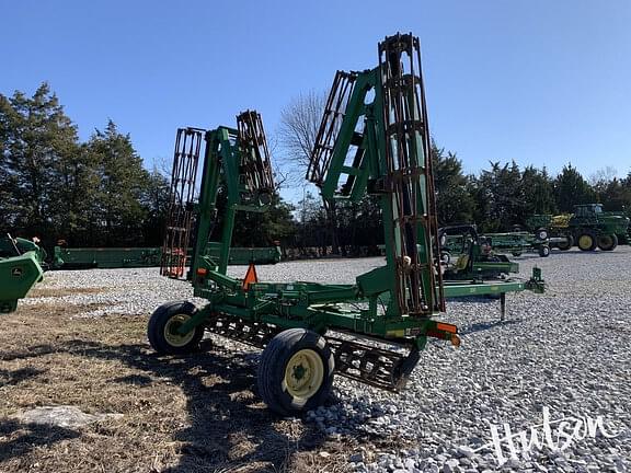 Image of John Deere 200 equipment image 2