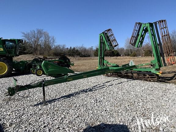 Image of John Deere 200 equipment image 4