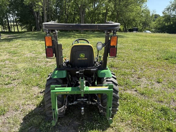 Image of John Deere 2025R equipment image 3