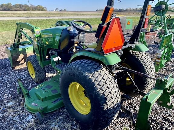 Image of John Deere 2032R equipment image 2