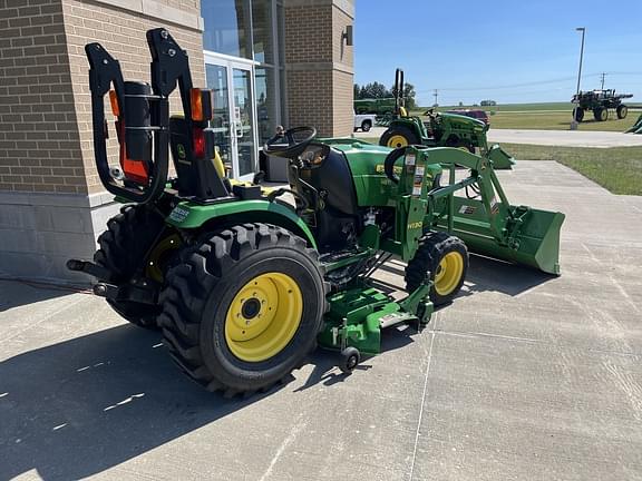 Image of John Deere 2032R equipment image 3