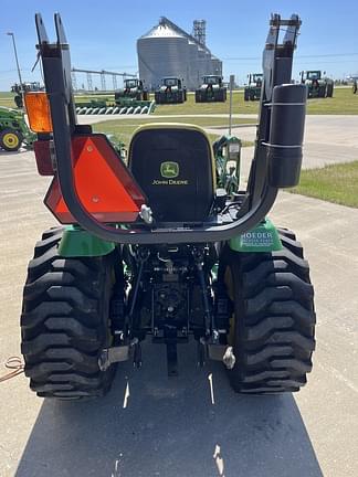 Image of John Deere 2032R equipment image 4