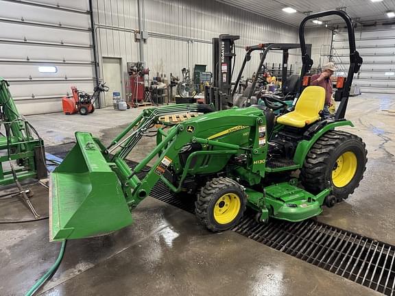 Image of John Deere 2032R Primary image